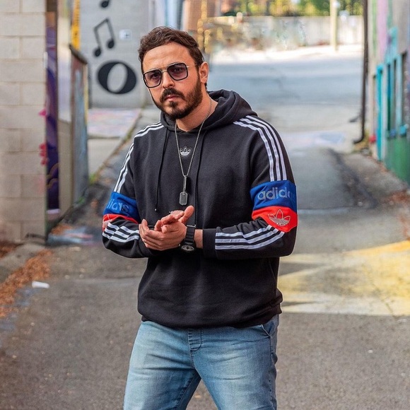 Unique Adidas hoodie design size large im excellent condition!! - Picture 4 of 5